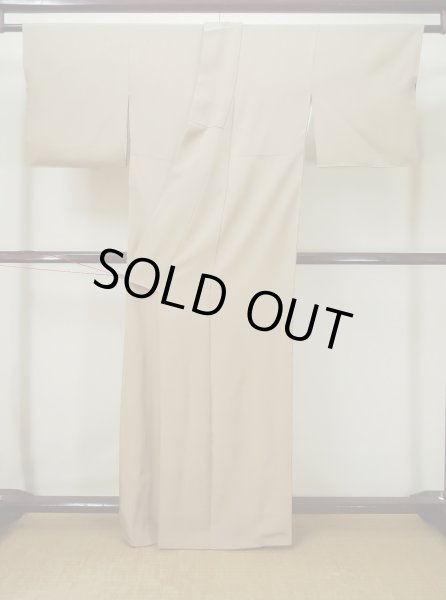 画像3: L0519M  訪問着 女性用着物  シルク(正絹) グレイッシュ  ベージュ, 波 【中古】 【USED】 【リサイクル】 ★☆☆☆☆ (3)