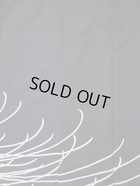 画像7: L0519O  訪問着 女性用着物 全体的に汚れ、染み 化繊   黒, 菊 【中古】 【USED】 【リサイクル】 ★☆☆☆☆ (7)