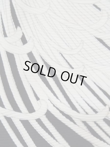 画像9: L0519O  訪問着 女性用着物 全体的に汚れ、染み 化繊   黒, 菊 【中古】 【USED】 【リサイクル】 ★☆☆☆☆ (9)