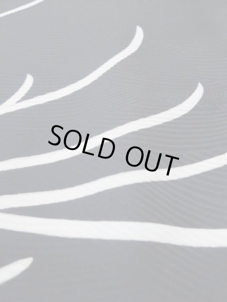 画像11: L0519O  訪問着 女性用着物 全体的に汚れ、染み 化繊   黒, 菊 【中古】 【USED】 【リサイクル】 ★☆☆☆☆ (11)