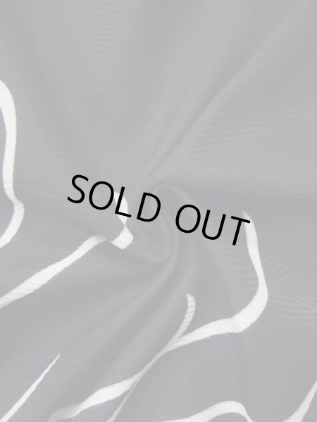 画像15: L0519O  訪問着 女性用着物 全体的に汚れ、染み 化繊   黒, 菊 【中古】 【USED】 【リサイクル】 ★☆☆☆☆ (15)