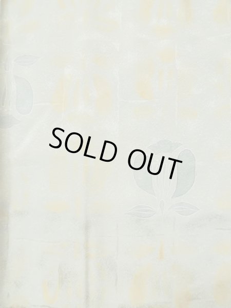 画像4: L0526A  羽織 女性用着物  シルク(正絹) ペール グレイッシュ オリーブ, ぼかし 【中古】 【USED】 【リサイクル】 ★★★☆☆ (4)