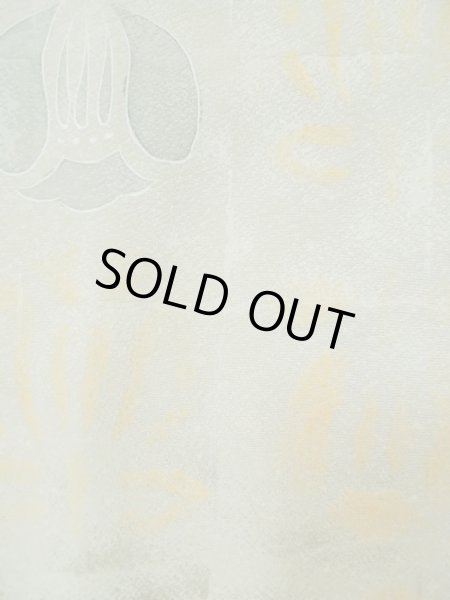 画像7: L0526A  羽織 女性用着物  シルク(正絹) ペール グレイッシュ オリーブ, ぼかし 【中古】 【USED】 【リサイクル】 ★★★☆☆ (7)