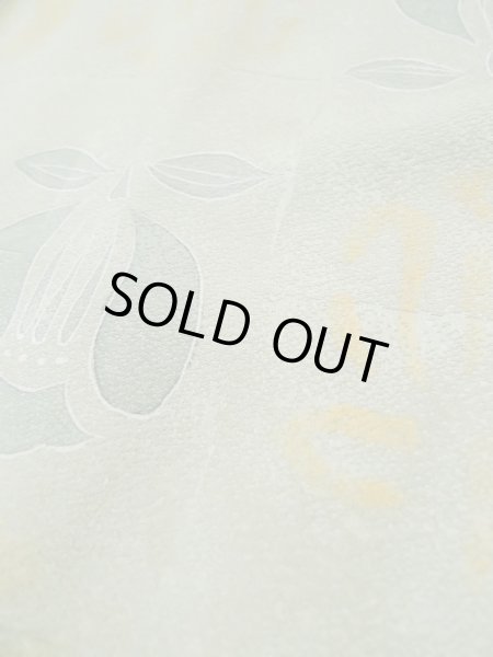 画像9: L0526A  羽織 女性用着物  シルク(正絹) ペール グレイッシュ オリーブ, ぼかし 【中古】 【USED】 【リサイクル】 ★★★☆☆ (9)