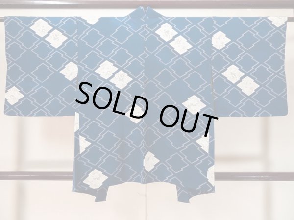 画像2: L0526C  羽織 女性用着物  シルク（正絹）   紺, 菊 【中古】 【USED】 【リサイクル】 ★★★☆☆ (2)