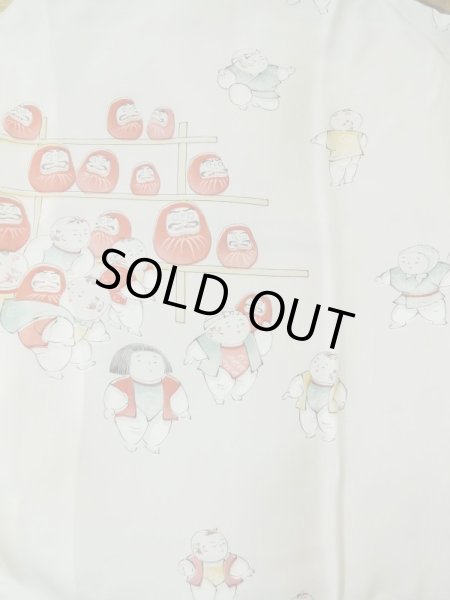 画像12: L0526N Mint  羽織 女性用着物 裏地：かわいいだるまと唐子、レア シルク（正絹） グレイッシュ  ベージュ, 線 【中古】 【USED】 【リサイクル】 ★★★★★ (12)