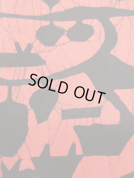 画像6: L0616D Mint  羽織 女性用着物  シルク（正絹）  淡い 朱赤, 抽象的模様 【中古】 【USED】 【リサイクル】 ★★★★☆ (6)