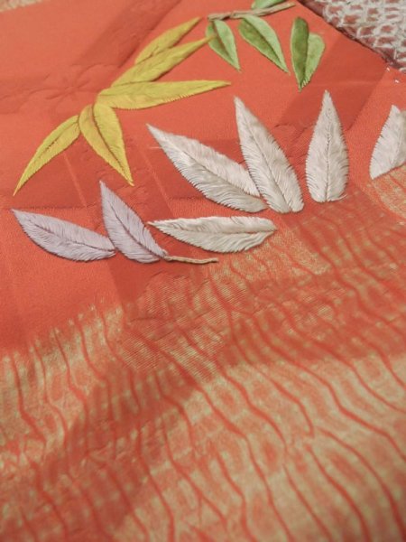 画像14: L0616N  襦袢 女性用着物 半襦袢、半襟つき(撫子) シルク(正絹)   茶色, ぼたん 【中古】 【USED】 【リサイクル】 ★☆☆☆☆ (14)