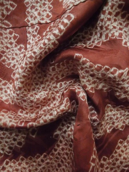 画像18: L0616N  襦袢 女性用着物 半襦袢、半襟つき(撫子) シルク(正絹)   茶色, ぼたん 【中古】 【USED】 【リサイクル】 ★☆☆☆☆ (18)