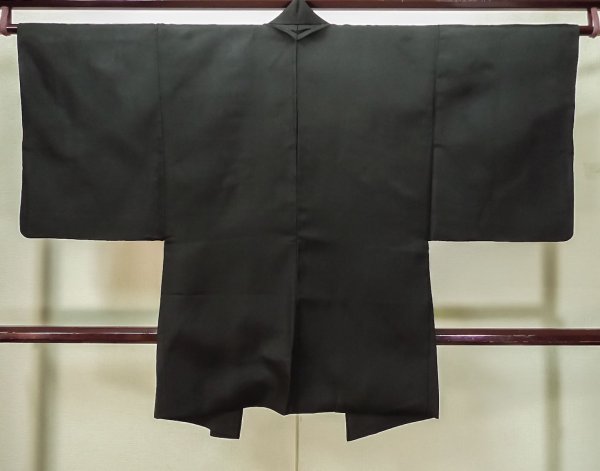 画像2: L0616U  羽織 男性用着物  シルク(正絹)   黒,  【中古】 【USED】 【リサイクル】 ★★★☆☆ (2)