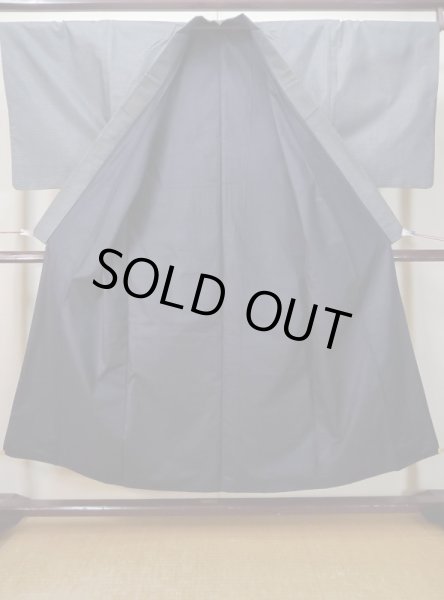 画像2: L0630O  男性用着物 男性用着物  シルク(正絹) 深い 緑み 紺, 幾何学模様 【中古】 【USED】 【リサイクル】 ★★★☆☆ (2)