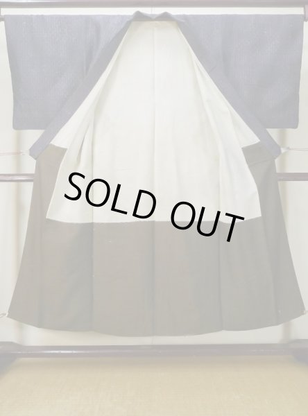 画像2: L0630Q  男性用着物 男性用着物 綿入り(綿が出てきている) シルク(正絹)   紺, 縞 【中古】 【USED】 【リサイクル】 ★☆☆☆☆ (2)