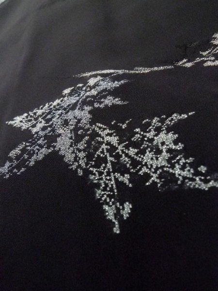 画像9: L0713P  羽織 女性用着物  シルク(正絹)   黒, 葉 【中古】 【USED】 【リサイクル】 ★★★☆☆ (9)