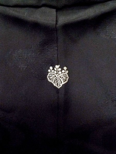 画像3: L0720Q  羽織 女性用着物  シルク(正絹)   黒,  【中古】 【USED】 【リサイクル】 ★☆☆☆☆ (3)