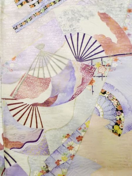 画像5: L0727A  振袖 女性用着物  シルク(正絹) 淡い 薄い マルチカラー, 花 【中古】 【USED】 【リサイクル】 ★★★☆☆ (5)