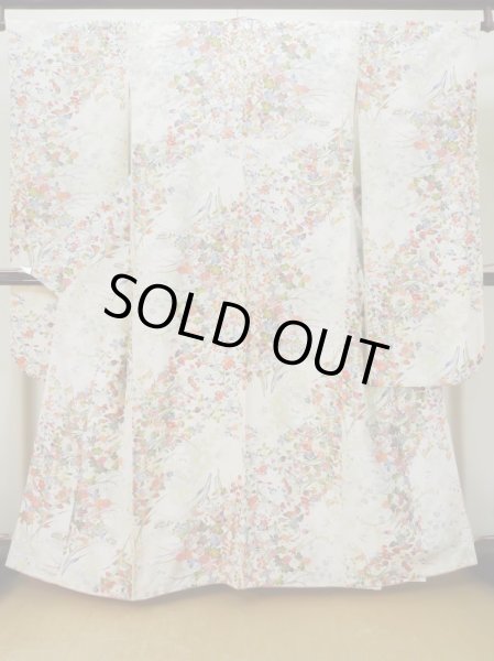画像2: L0727B  振袖 女性用着物  シルク（正絹）   オフ　ホワイト, 花 【中古】 【USED】 【リサイクル】 ★★★★☆ (2)