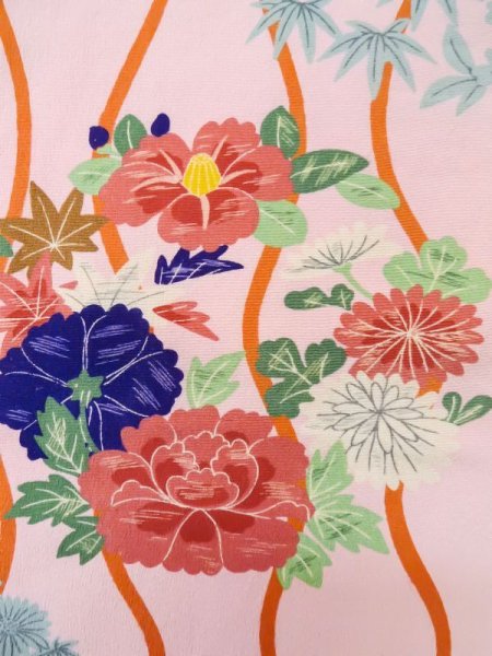 画像9: L0727C  振袖 女性用着物 子供用、綿入り シルク(正絹)  薄い 桃色, ぼたん 【中古】 【USED】 【リサイクル】 ★☆☆☆☆ (9)