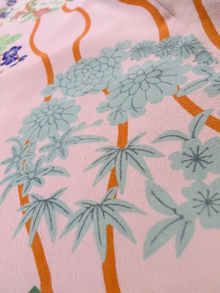 画像11: L0727C  振袖 女性用着物 子供用、綿入り シルク(正絹)  薄い 桃色, ぼたん 【中古】 【USED】 【リサイクル】 ★☆☆☆☆ (11)