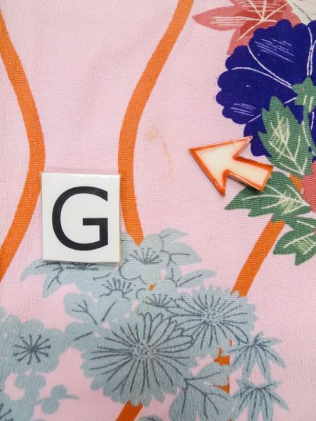 画像23: L0727C  振袖 女性用着物 子供用、綿入り シルク(正絹)  薄い 桃色, ぼたん 【中古】 【USED】 【リサイクル】 ★☆☆☆☆ (23)