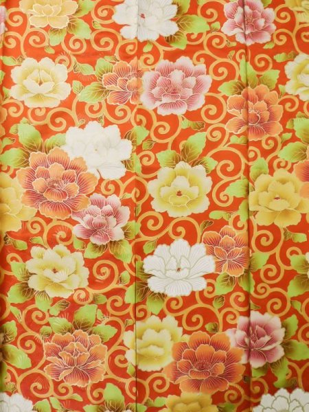 画像6: L0727E  振袖 女性用着物  シルク(正絹)   朱赤, ぼたん 【中古】 【USED】 【リサイクル】 ★☆☆☆☆ (6)