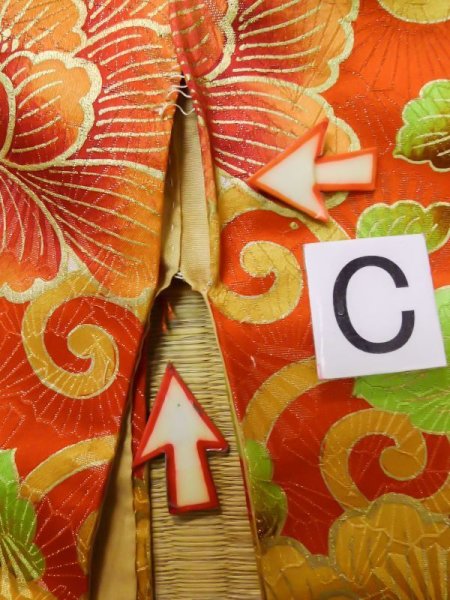 画像20: L0727E  振袖 女性用着物  シルク(正絹)   朱赤, ぼたん 【中古】 【USED】 【リサイクル】 ★☆☆☆☆ (20)