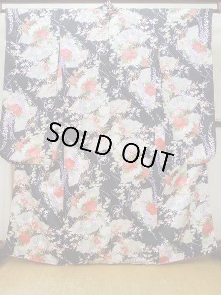 画像1: L0727F  振袖 女性用着物 あやめ、扇柄 シルク（正絹）   黒, 花 【中古】 【USED】 【リサイクル】 ★★★☆☆ (1)