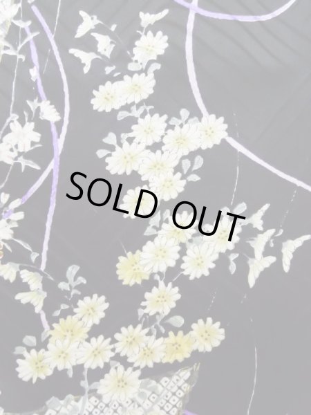 画像9: L0727F  振袖 女性用着物 あやめ、扇柄 シルク（正絹）   黒, 花 【中古】 【USED】 【リサイクル】 ★★★☆☆ (9)