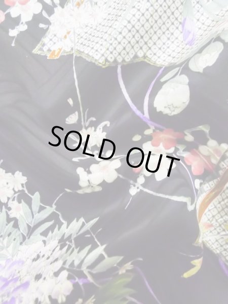 画像15: L0727F  振袖 女性用着物 あやめ、扇柄 シルク（正絹）   黒, 花 【中古】 【USED】 【リサイクル】 ★★★☆☆ (15)