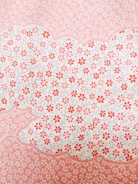 画像9: L0727I  振袖 女性用着物  シルク(正絹) 淡い 薄い 桃色, 花 【中古】 【USED】 【リサイクル】 ★★☆☆☆ (9)