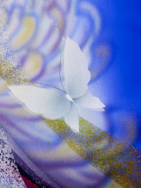 画像9: L0727J  振袖 女性用着物  シルク(正絹)  鮮やか 青, 蝶々 【中古】 【USED】 【リサイクル】 ★★☆☆☆ (9)