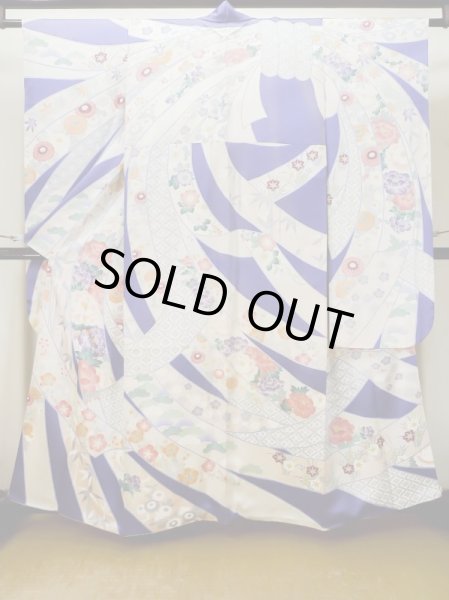 画像2: L0727K  振袖 女性用着物 青海波、花菱、七宝柄 シルク(正絹) 淡い 薄い 桃色, 熨斗 鮮やか【中古】 【USED】 【リサイクル】 ★★☆☆☆ (2)