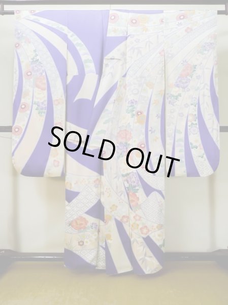 画像3: L0727K  振袖 女性用着物 青海波、花菱、七宝柄 シルク(正絹) 淡い 薄い 桃色, 熨斗 鮮やか【中古】 【USED】 【リサイクル】 ★★☆☆☆ (3)