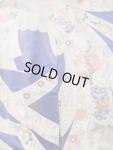 画像6: L0727K  振袖 女性用着物 青海波、花菱、七宝柄 シルク(正絹) 淡い 薄い 桃色, 熨斗 鮮やか【中古】 【USED】 【リサイクル】 ★★☆☆☆ (6)