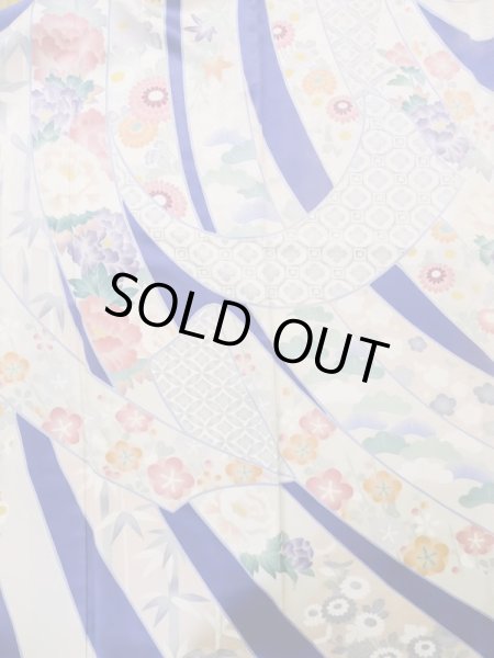 画像7: L0727K  振袖 女性用着物 青海波、花菱、七宝柄 シルク(正絹) 淡い 薄い 桃色, 熨斗 鮮やか【中古】 【USED】 【リサイクル】 ★★☆☆☆ (7)