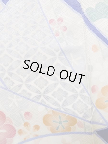 画像13: L0727K  振袖 女性用着物 青海波、花菱、七宝柄 シルク(正絹) 淡い 薄い 桃色, 熨斗 鮮やか【中古】 【USED】 【リサイクル】 ★★☆☆☆ (13)