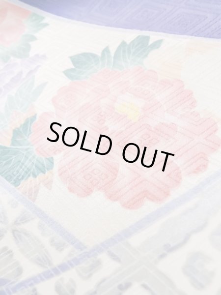 画像15: L0727K  振袖 女性用着物 青海波、花菱、七宝柄 シルク(正絹) 淡い 薄い 桃色, 熨斗 鮮やか【中古】 【USED】 【リサイクル】 ★★☆☆☆ (15)