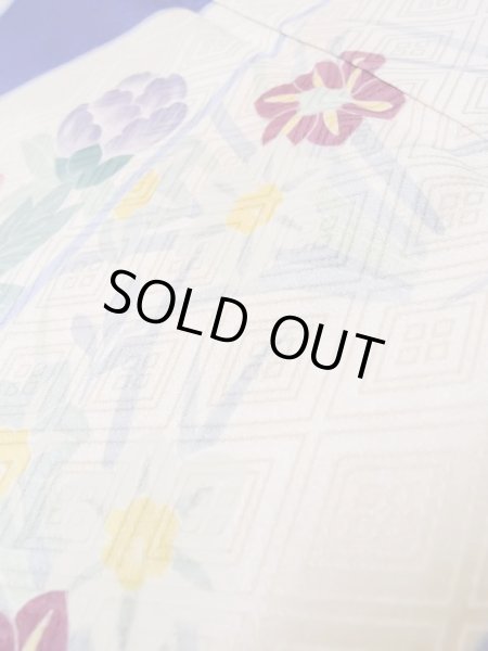 画像17: L0727K  振袖 女性用着物 青海波、花菱、七宝柄 シルク(正絹) 淡い 薄い 桃色, 熨斗 鮮やか【中古】 【USED】 【リサイクル】 ★★☆☆☆ (17)