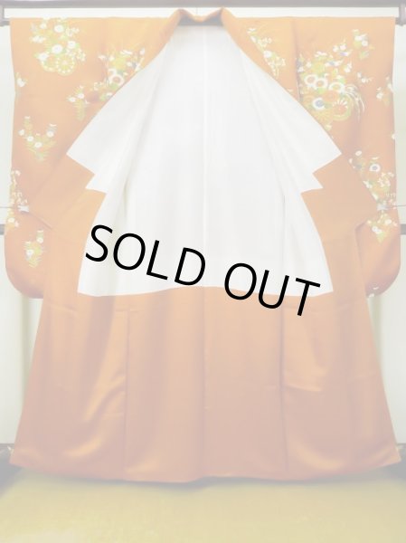 画像4: L0727L  振袖 女性用着物 花車 シルク(正絹)   橙色, 菊 【中古】 【USED】 【リサイクル】 ★★☆☆☆ (4)