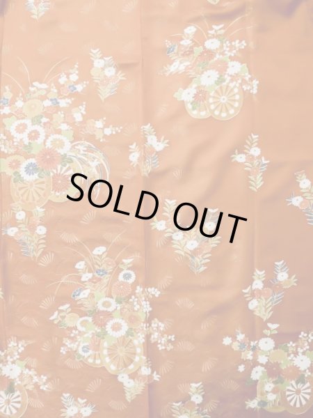 画像6: L0727L  振袖 女性用着物 花車 シルク(正絹)   橙色, 菊 【中古】 【USED】 【リサイクル】 ★★☆☆☆ (6)