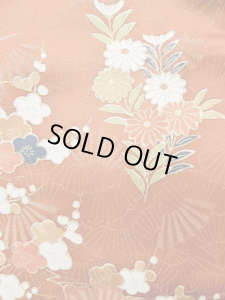 画像9: L0727L  振袖 女性用着物 花車 シルク(正絹)   橙色, 菊 【中古】 【USED】 【リサイクル】 ★★☆☆☆ (9)