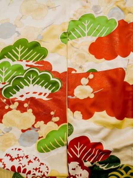 画像5: L0727N  振袖 女性用着物  シルク(正絹)   オフ ホワイト, 桜 【中古】 【USED】 【リサイクル】 ★☆☆☆☆ (5)