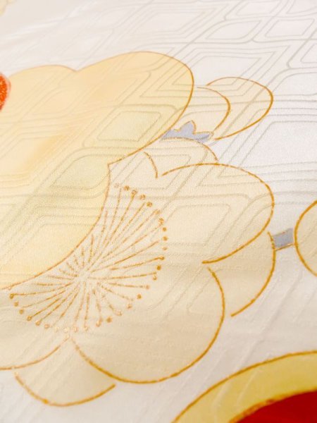 画像15: L0727N  振袖 女性用着物  シルク(正絹)   オフ ホワイト, 桜 【中古】 【USED】 【リサイクル】 ★☆☆☆☆ (15)