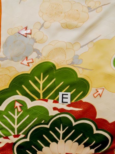 画像24: L0727N  振袖 女性用着物  シルク(正絹)   オフ ホワイト, 桜 【中古】 【USED】 【リサイクル】 ★☆☆☆☆ (24)