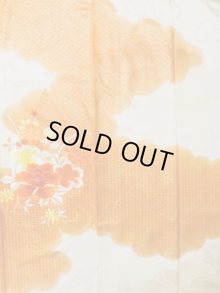 画像7: L0727O  振袖 女性用着物  シルク（正絹）   オフ　ホワイト, 花 【中古】 【USED】 【リサイクル】 ★★☆☆☆ (7)
