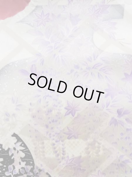 画像11: L0727R  振袖 女性用着物 鳥、青海波、壺、かのこ、□、〇、抽象的柄 シルク(正絹)  淡い 赤色, ぼたん 【中古】 【USED】 【リサイクル】 ★★★☆☆ (11)