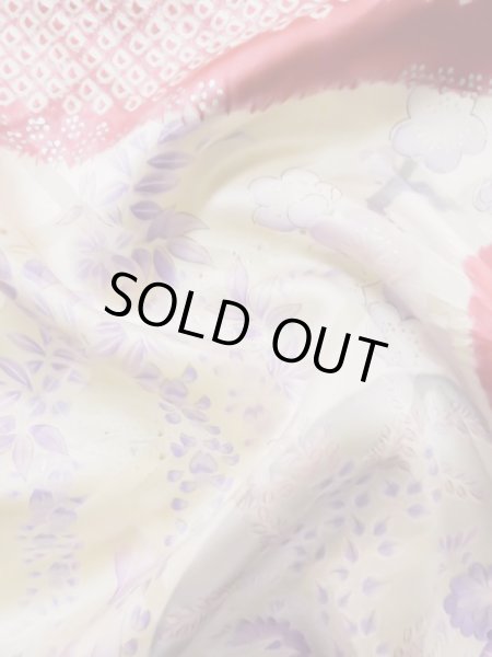 画像21: L0727R  振袖 女性用着物 鳥、青海波、壺、かのこ、□、〇、抽象的柄 シルク(正絹)  淡い 赤色, ぼたん 【中古】 【USED】 【リサイクル】 ★★★☆☆ (21)