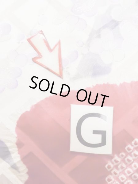 画像30: L0727R  振袖 女性用着物 鳥、青海波、壺、かのこ、□、〇、抽象的柄 シルク(正絹)  淡い 赤色, ぼたん 【中古】 【USED】 【リサイクル】 ★★★☆☆ (30)