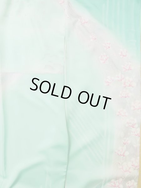 画像6: L0727T  振袖 女性用着物  シルク（正絹） 淡い 薄い 青緑色, ぼたん 【中古】 【USED】 【リサイクル】 ★☆☆☆☆ (6)