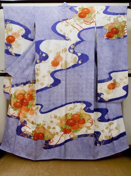 画像2: L0727W  振袖 女性用着物  シルク(正絹)   白, 菊 【中古】 【USED】 【リサイクル】 ★★★☆☆ (2)