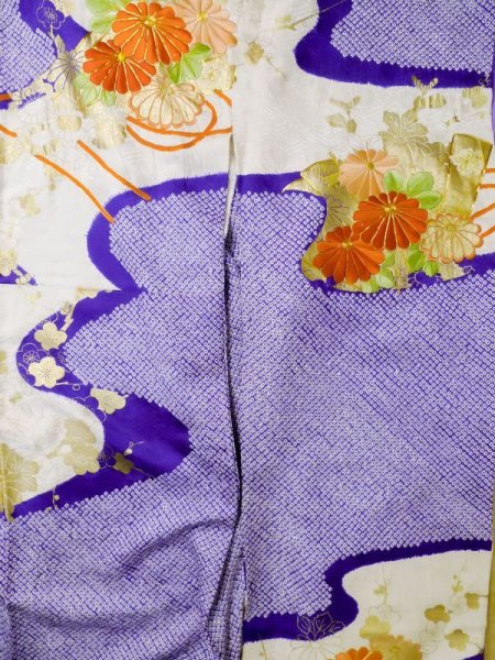 画像5: L0727W  振袖 女性用着物  シルク(正絹)   白, 菊 【中古】 【USED】 【リサイクル】 ★★★☆☆ (5)